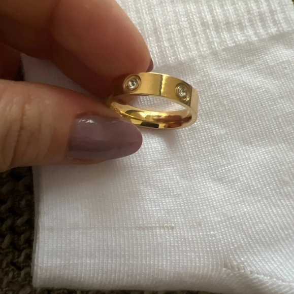 NEW Unisex 14k Gold Plated Stainless Simulated Diamond Ring Size 7 - Picture 4 of 13